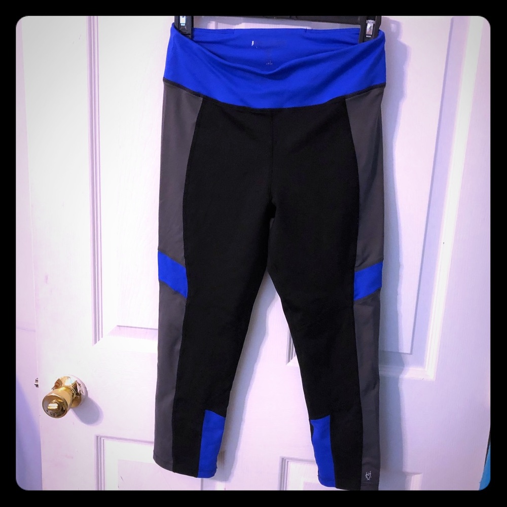 Betsey Johnson capri leggings